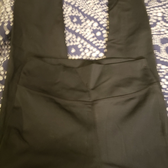 EUC Zyia Black Brilliant Scrunchy What Butt - Picture 2 of 6